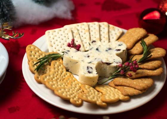 Blitzen-cheese-crackers Blitzen-cheese-crackers